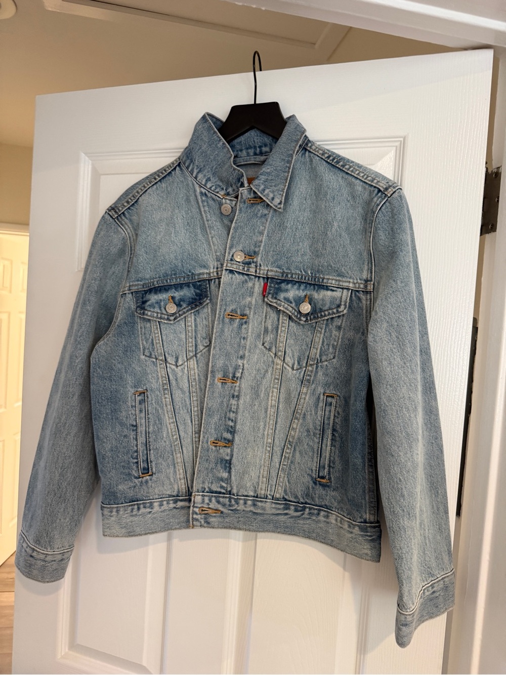NWT Levi's Premium Ex- Boyfriend Trucker Jean Jacker M